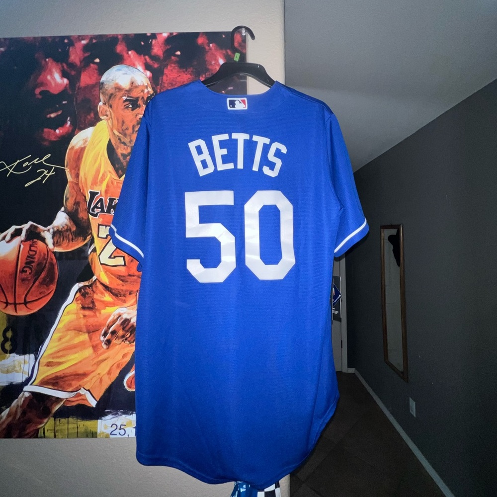 Mookie Betts Los Angeles Dodgers Nike Jersey Size Medium NWT